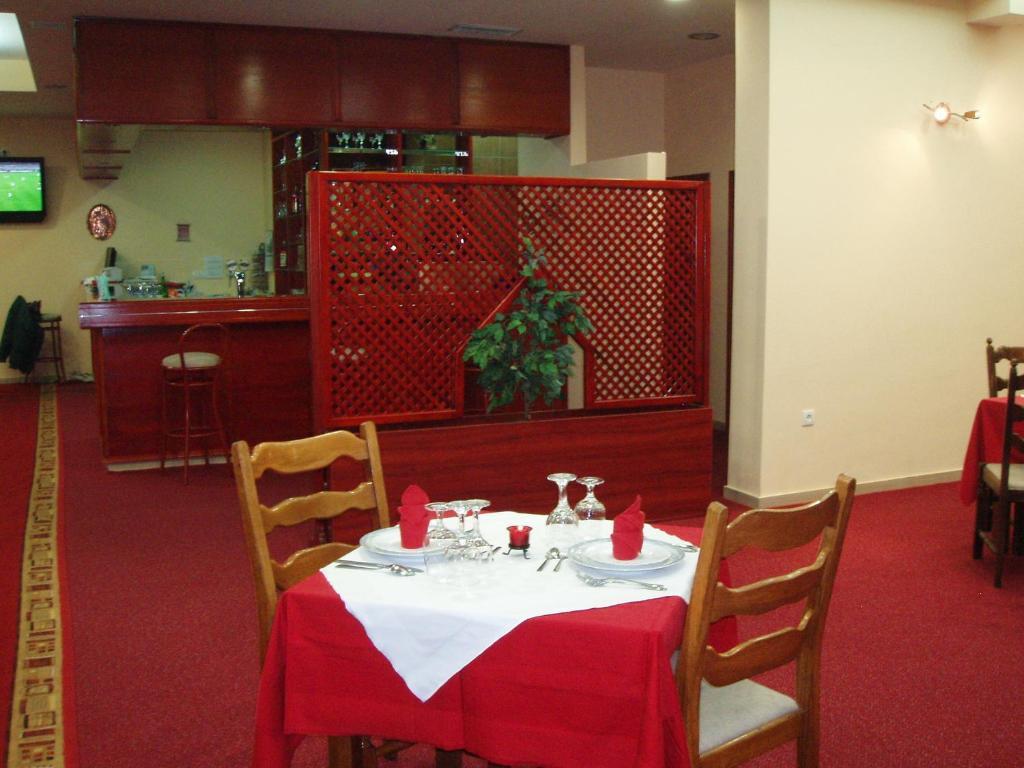 סראייבו Hotel Jezero מראה חיצוני תמונה